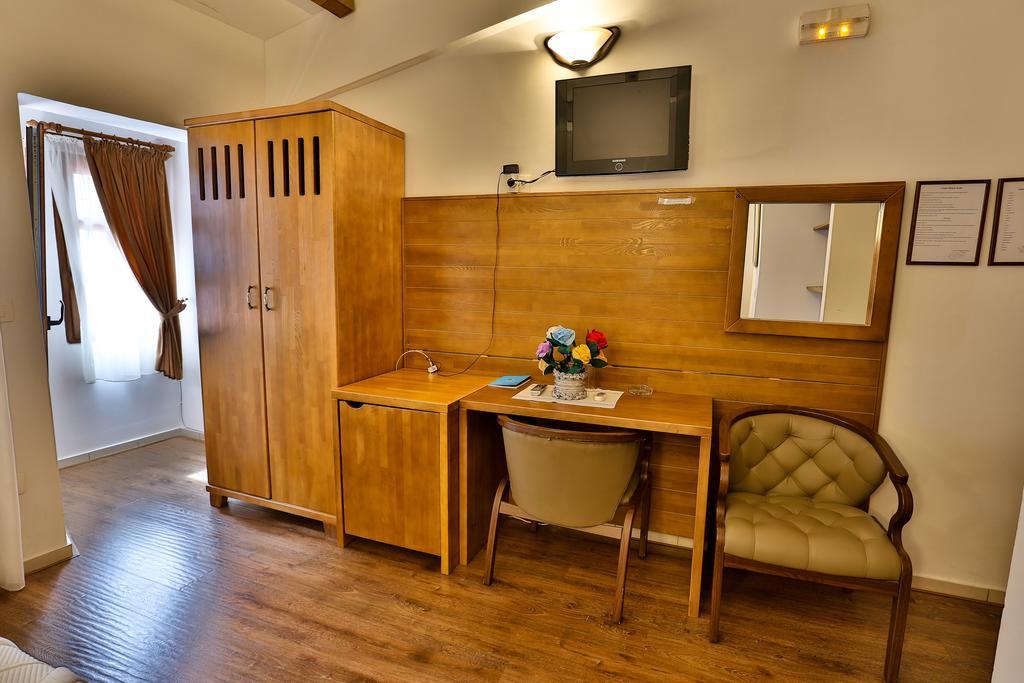 Kula Boutique Hotel Bar Room photo